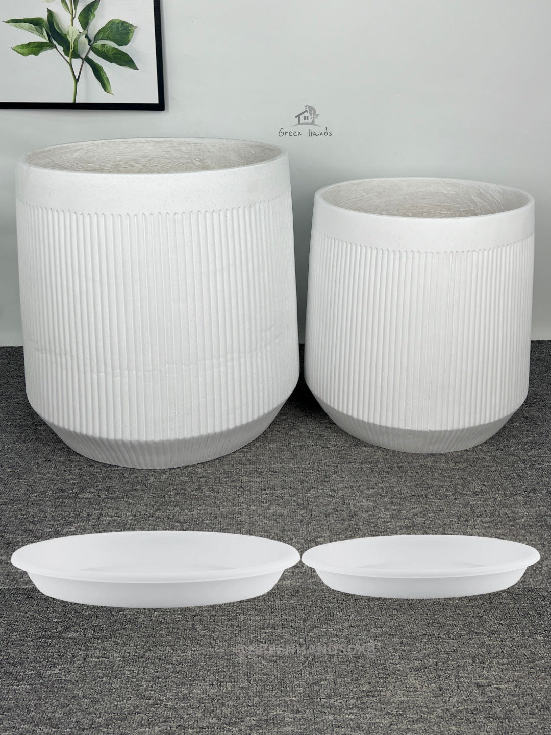 Elegant Ribbed Ficonstone Snow White Flower Pot with Drain Holes & Base Plate - Elevate Your Decor with a Touch of Elegance