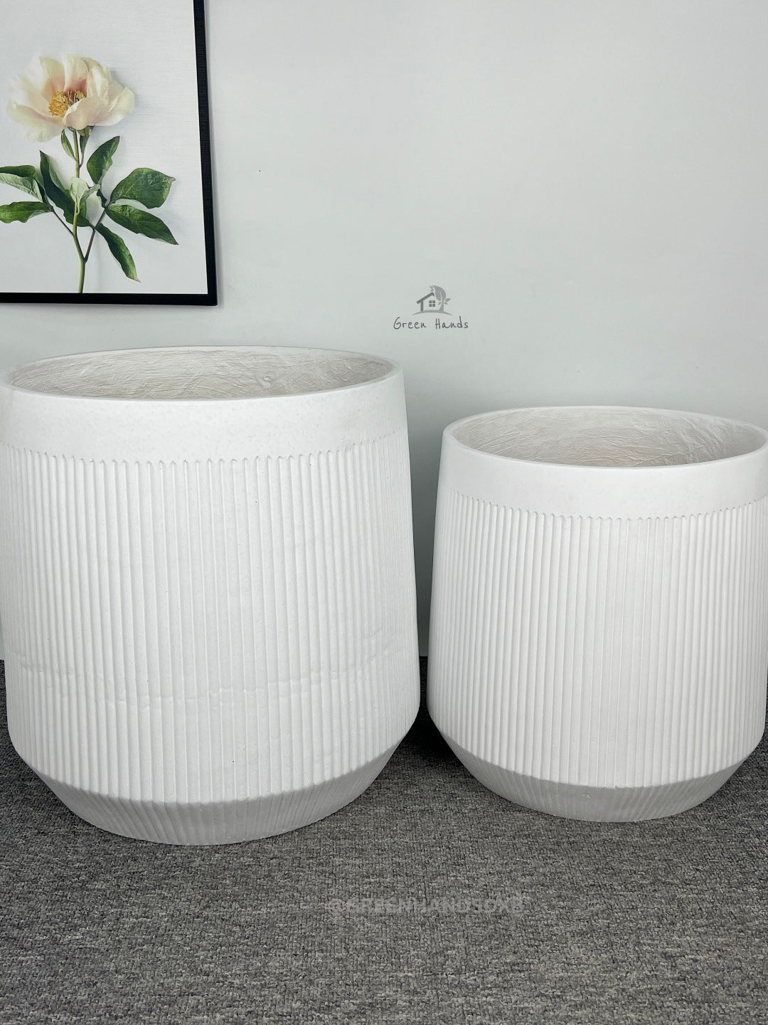 Elegant Ribbed Ficonstone Snow White Flower Pot with Drain Holes & Base Plate - Elevate Your Decor with a Touch of Elegance