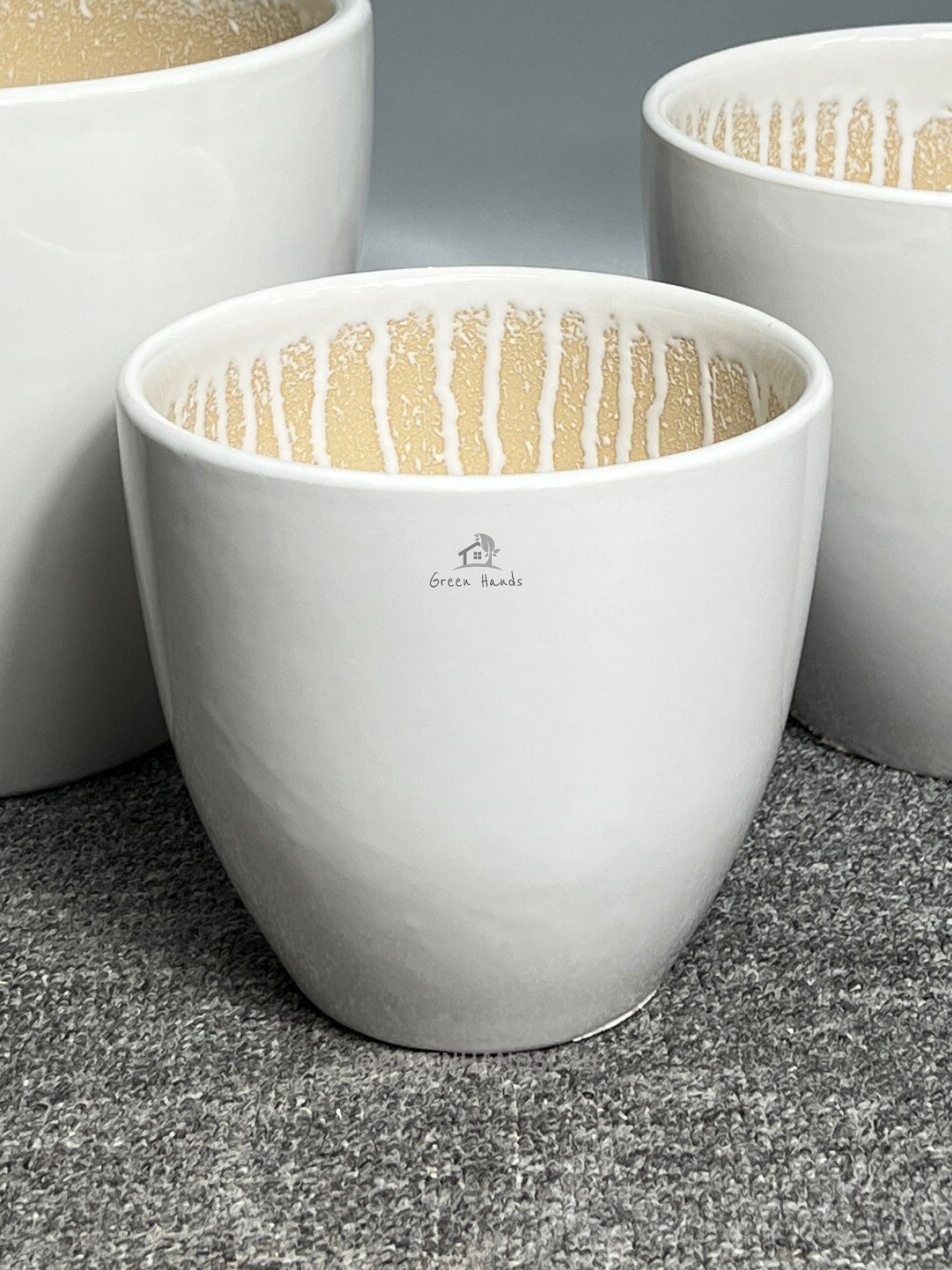 Modern White Ceramic Pots: Sleek Design in UAE