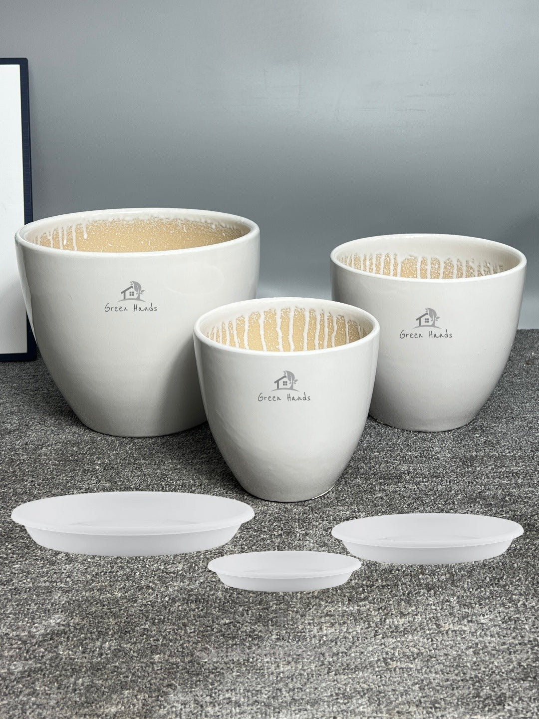 Modern White Ceramic Pots: Sleek Design in UAE